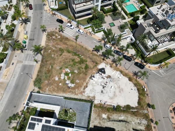 Terreno en Sup-e9 Norte Cancelada