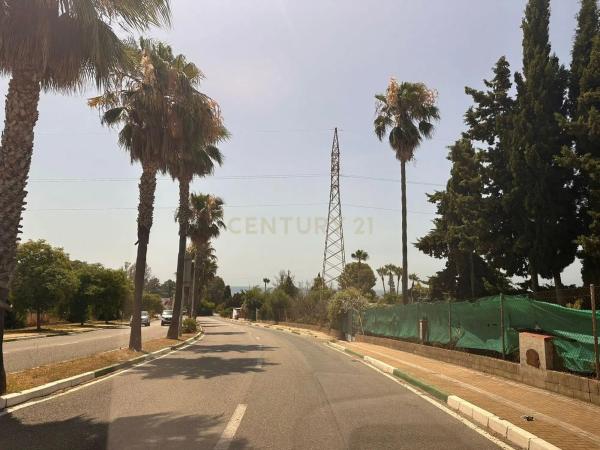 Terreno en calle los Almendros, 23