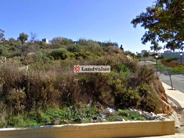 Terreno en avenida Sierra Morena s/n