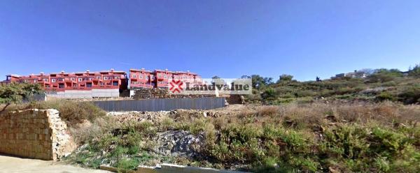 Terreno en avenida Sierra Morena s/n