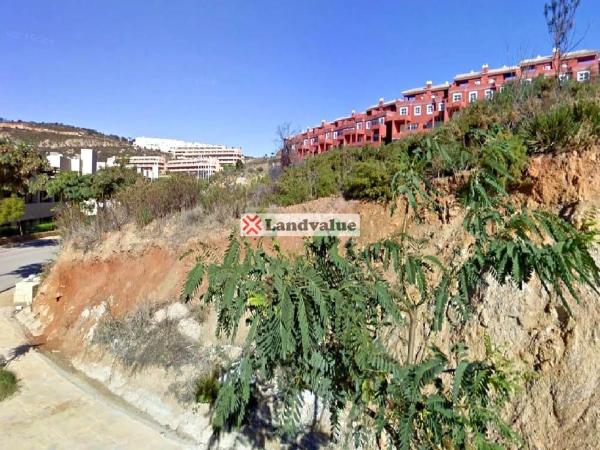 Terreno en avenida Sierra Morena s/n