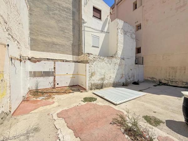 Terreno en calle Picasso