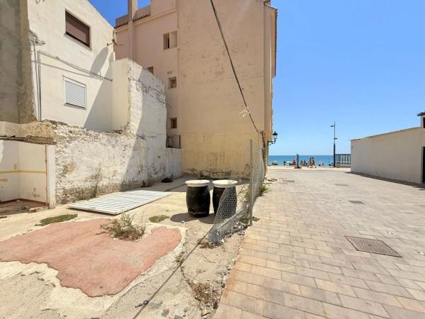 Terreno en calle Picasso