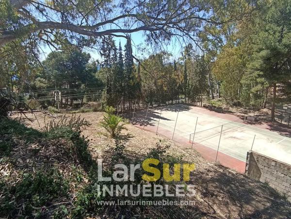 Terreno en calle Torcal, 30