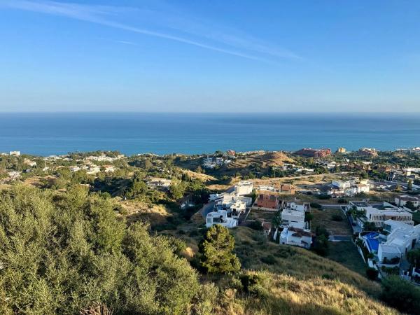 Terreno en calle Rododendro s/n