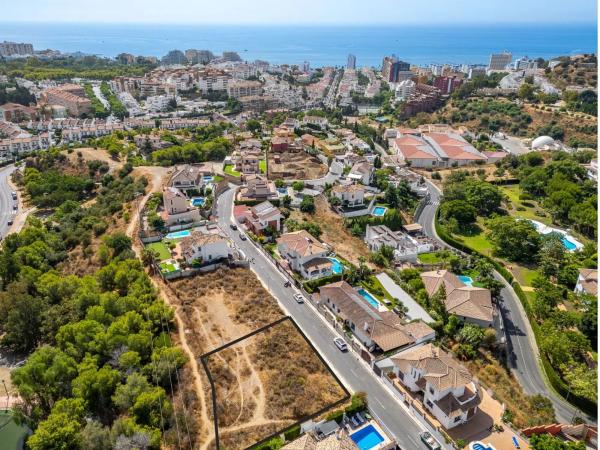 Terreno en avenida del Cantábrico