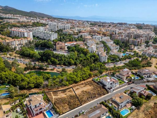 Terreno en avenida del Cantábrico