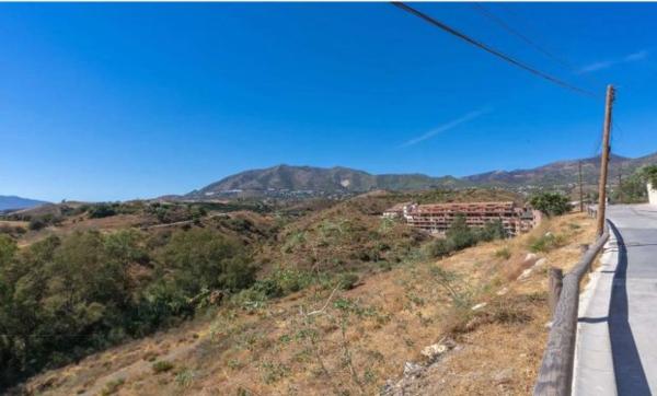 Terreno en calle Vencejo