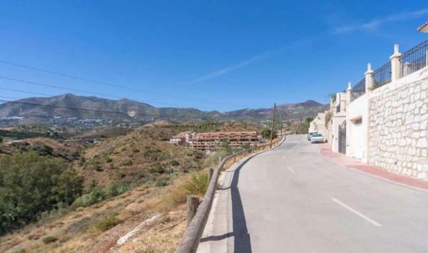 Terreno en calle Vencejo