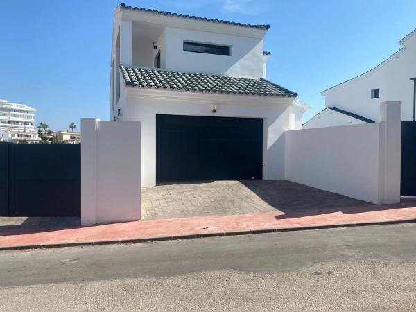 Terreno en calle Amapolas