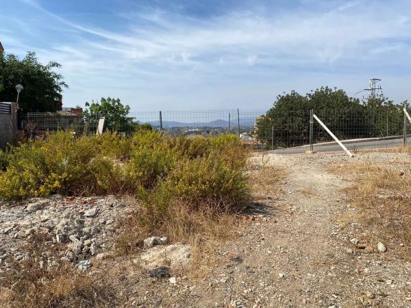 Terreno en calle Amapolas