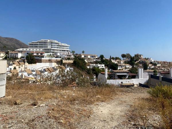 Terreno en calle Amapolas