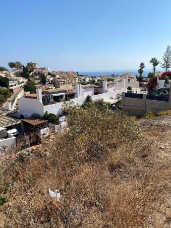 Terreno en calle Amapolas