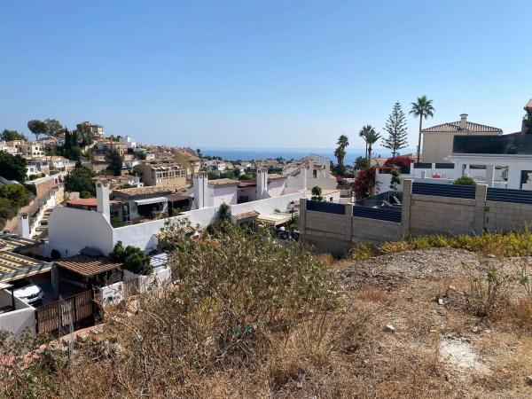 Terreno en calle Amapolas