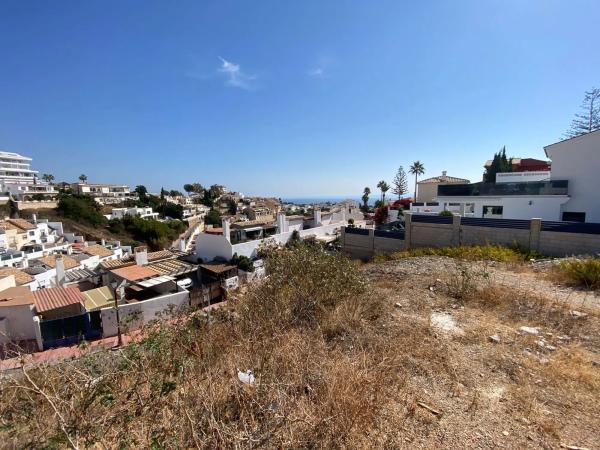 Terreno en calle Amapolas