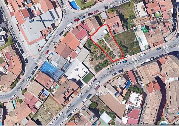 Terreno en calle los Almendros