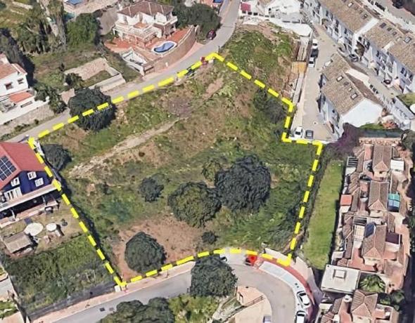 Terreno en calle Mimosas