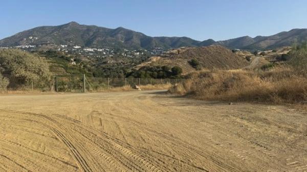 Terreno en camino de la Cantera