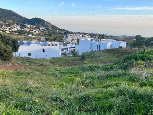 Terreno en calle Araucaria