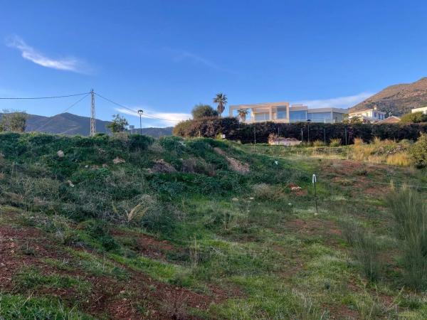 Terreno en calle Araucaria