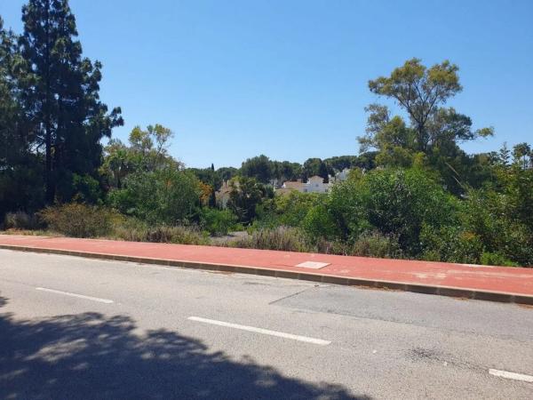 Terreno en avenida del Cortijo