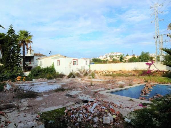 Terreno en calle Olivo de Calypso, 40 -148