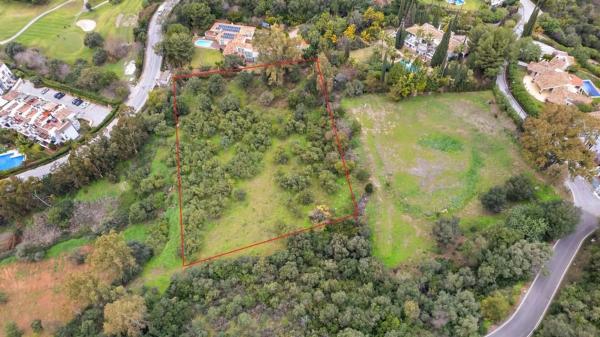 Terreno en calle Los Arqueros