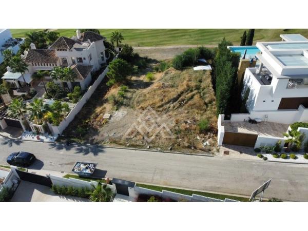 Terreno en calle Gene Kelly, 5 -8