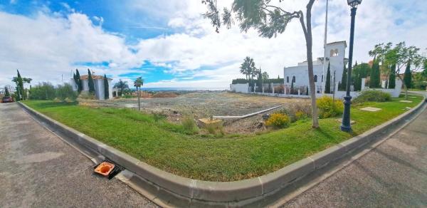 Terreno en calle Muñiz s/n