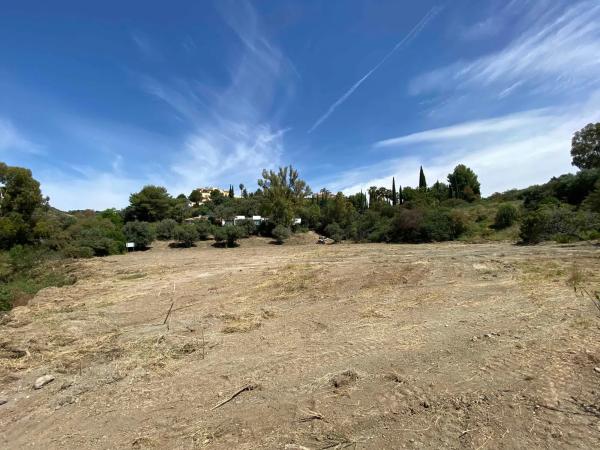 Terreno en calle Benahavis