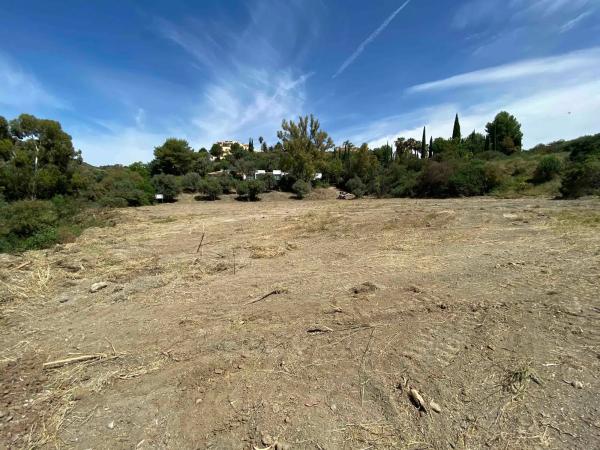 Terreno en calle Benahavis