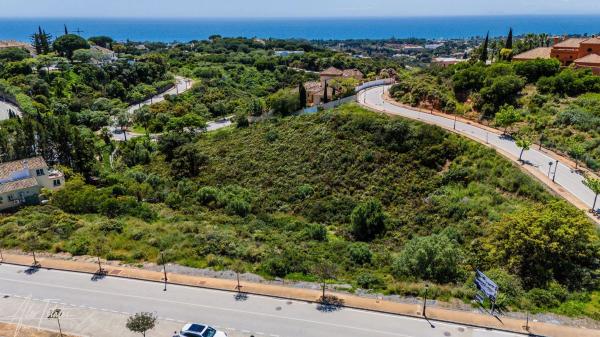 Terreno en avenida de las Cumbres