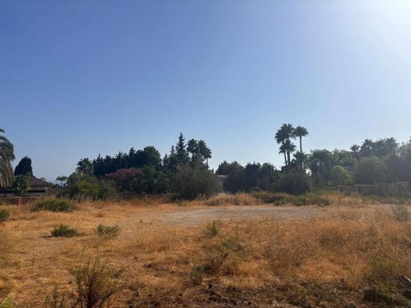 Terreno en calle Alora