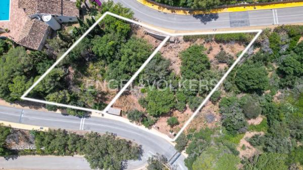 Terreno en carretera de Lomas de Marbella