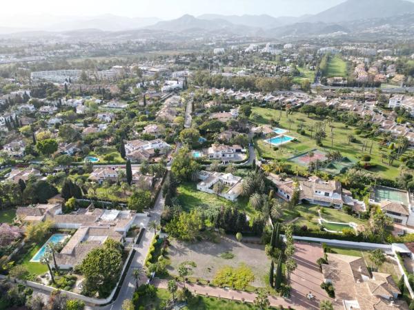 Terreno en Lugar Urbanizacion Guadalmina Baja