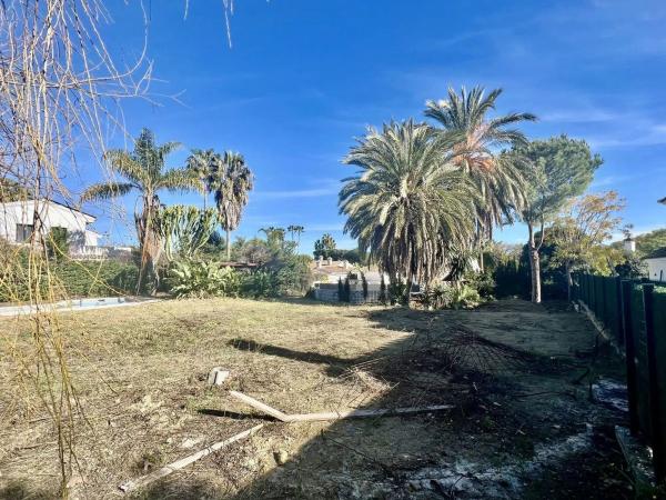 Terreno en Barrio Guadalmina Baja
