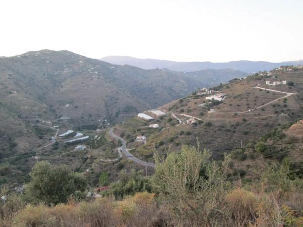 Terreno en via salida algarrobo a competa, 1