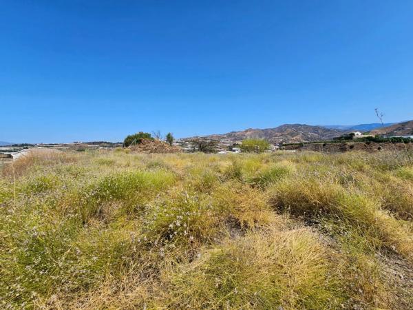 Terreno en avenida de Karat