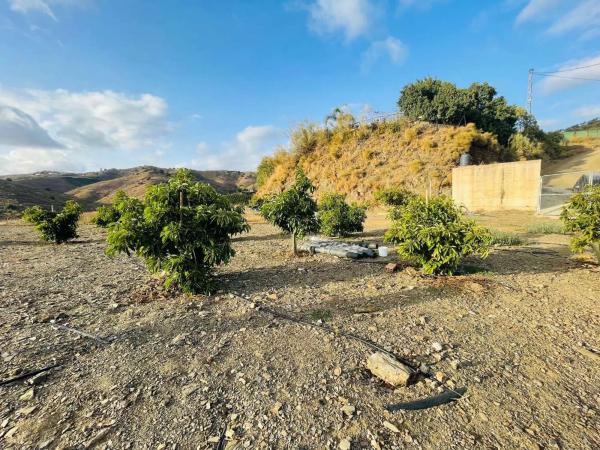 Terreno en Almayate Bajo