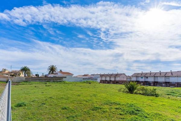 Terreno en avenida Palmeras de Baviera, 2