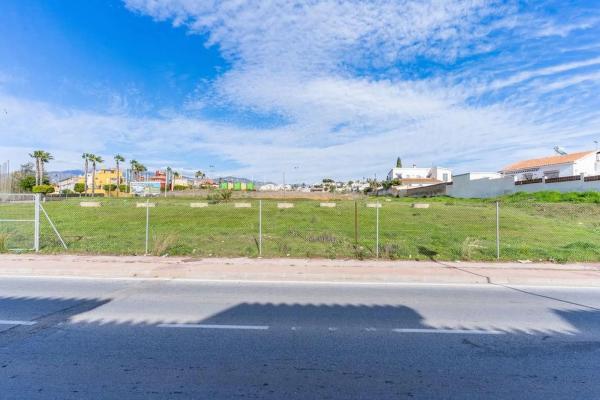 Terreno en avenida Palmeras de Baviera, 2