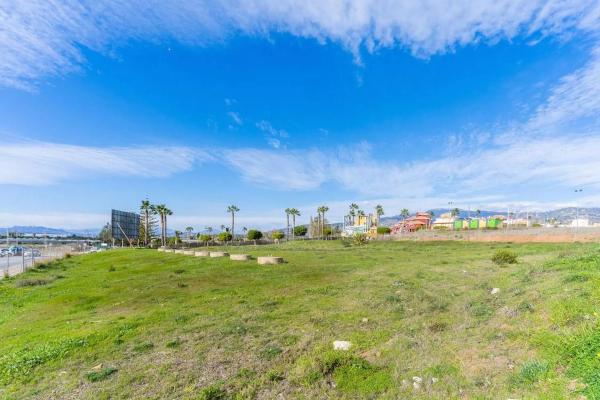 Terreno en avenida Palmeras de Baviera, 2