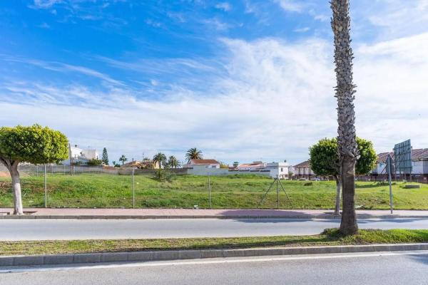Terreno en avenida Palmeras de Baviera, 2