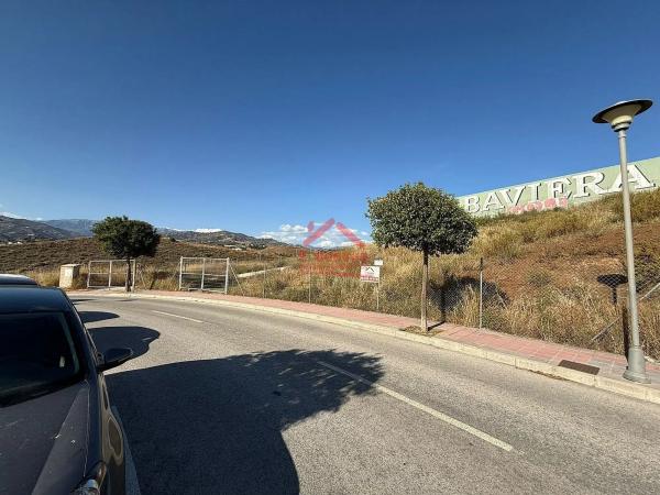 Terreno en avenida Palmeras de Baviera