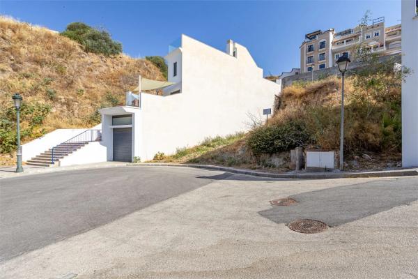 Terreno en calle Saturno