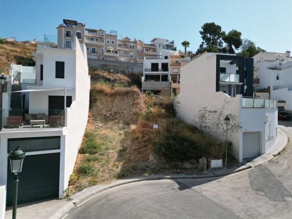 Terreno en calle Saturno