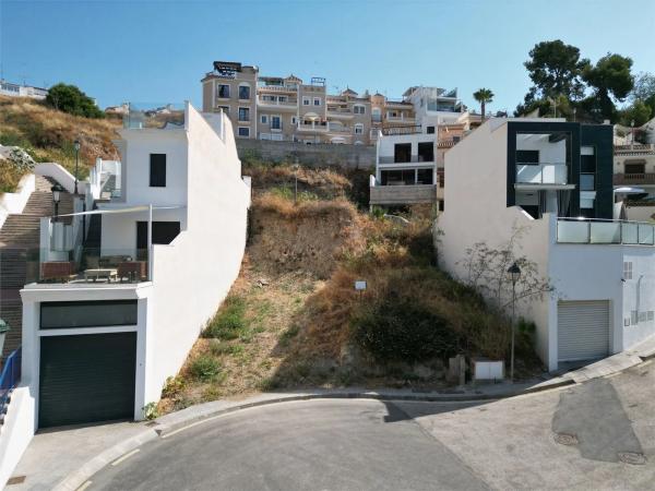 Terreno en calle Saturno