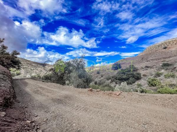 Terreno en calle Frigiliana