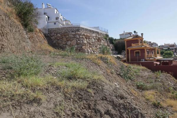Terreno en calle Chirimoya