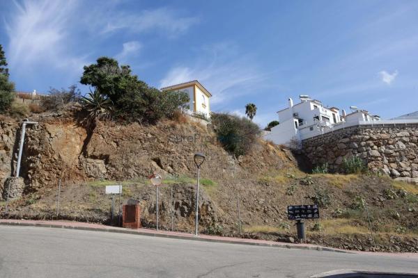 Terreno en calle Chirimoya